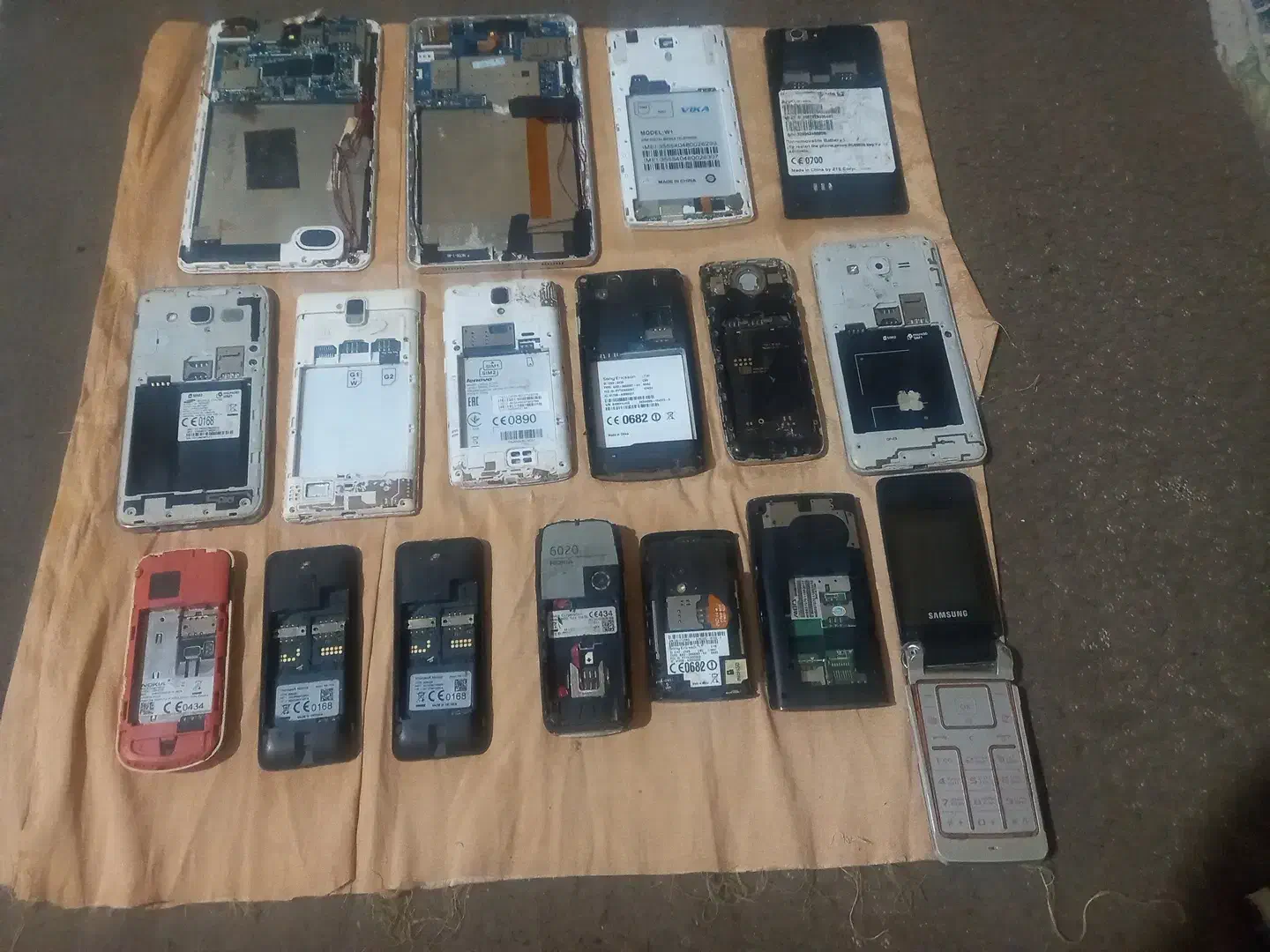 گوشی تعمیری|موبایل|بیرجند, |دیوار