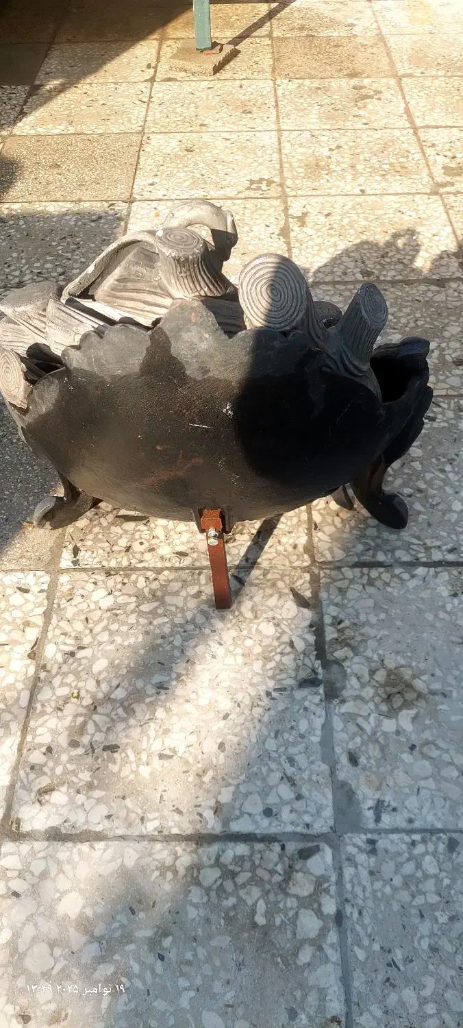 منقل شومینه چدنی به همراه چوب ش‌مینه|بخاری، هیتر، شومینه|تهران, علم و صنعت|دیوار