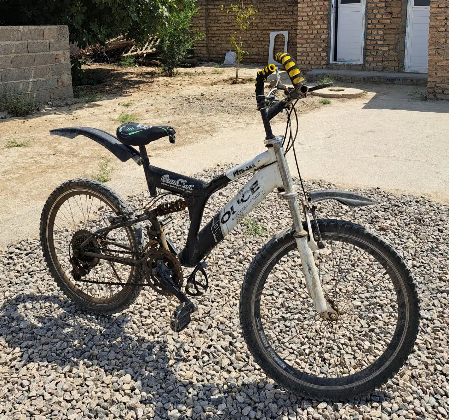 دوچرخه|دوچرخه، اسکیت، اسکوتر|انبارآلوم, |دیوار