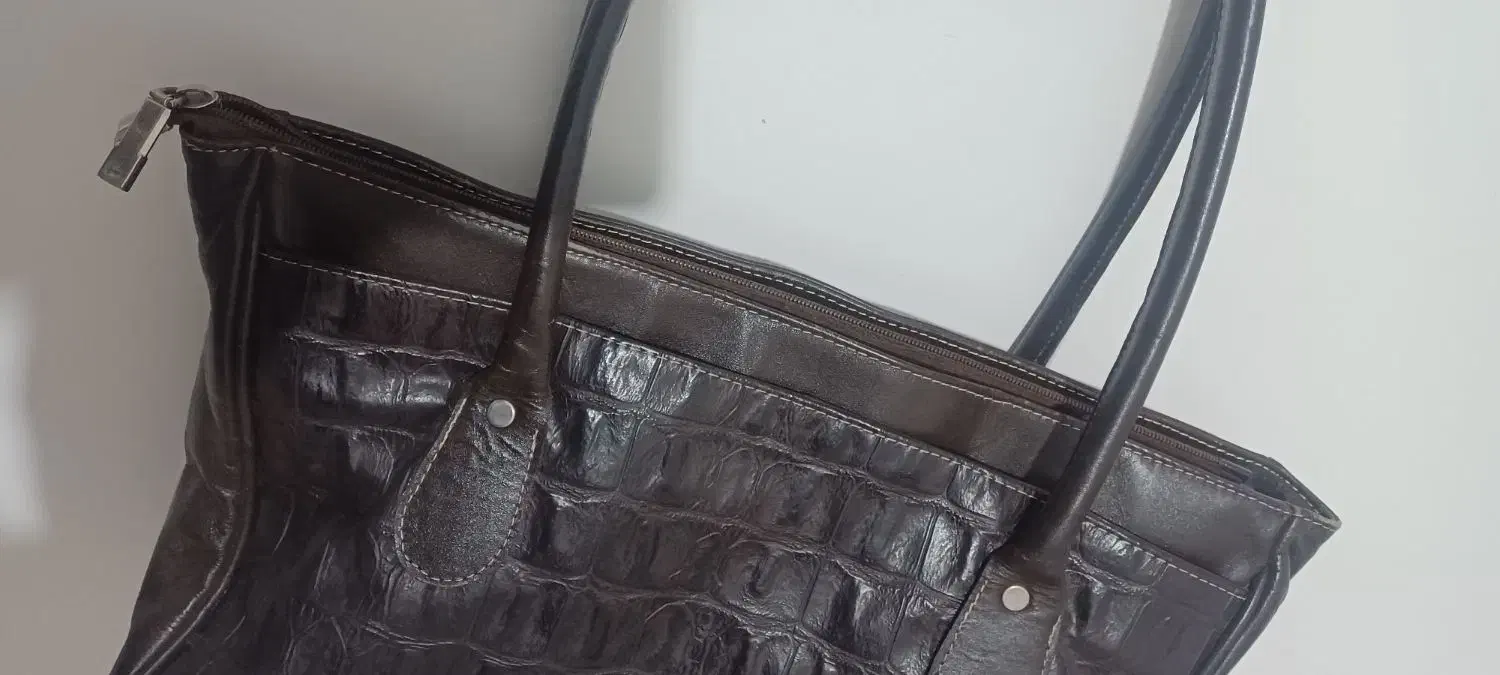 کیف|کیف، کفش، کمربند|اهر, |دیوار