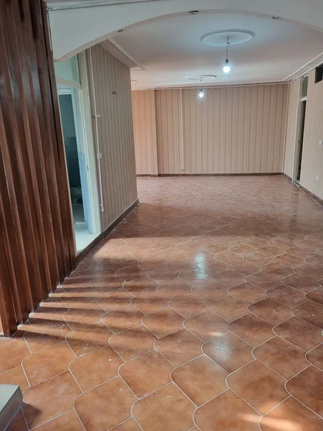 ۱۳۰متر واحد اداری بر طالقانی شمالی تابلو خور|اجارهٔ دفتر کار، اتاق اداری، مطب|کرج, برغان|دیوار