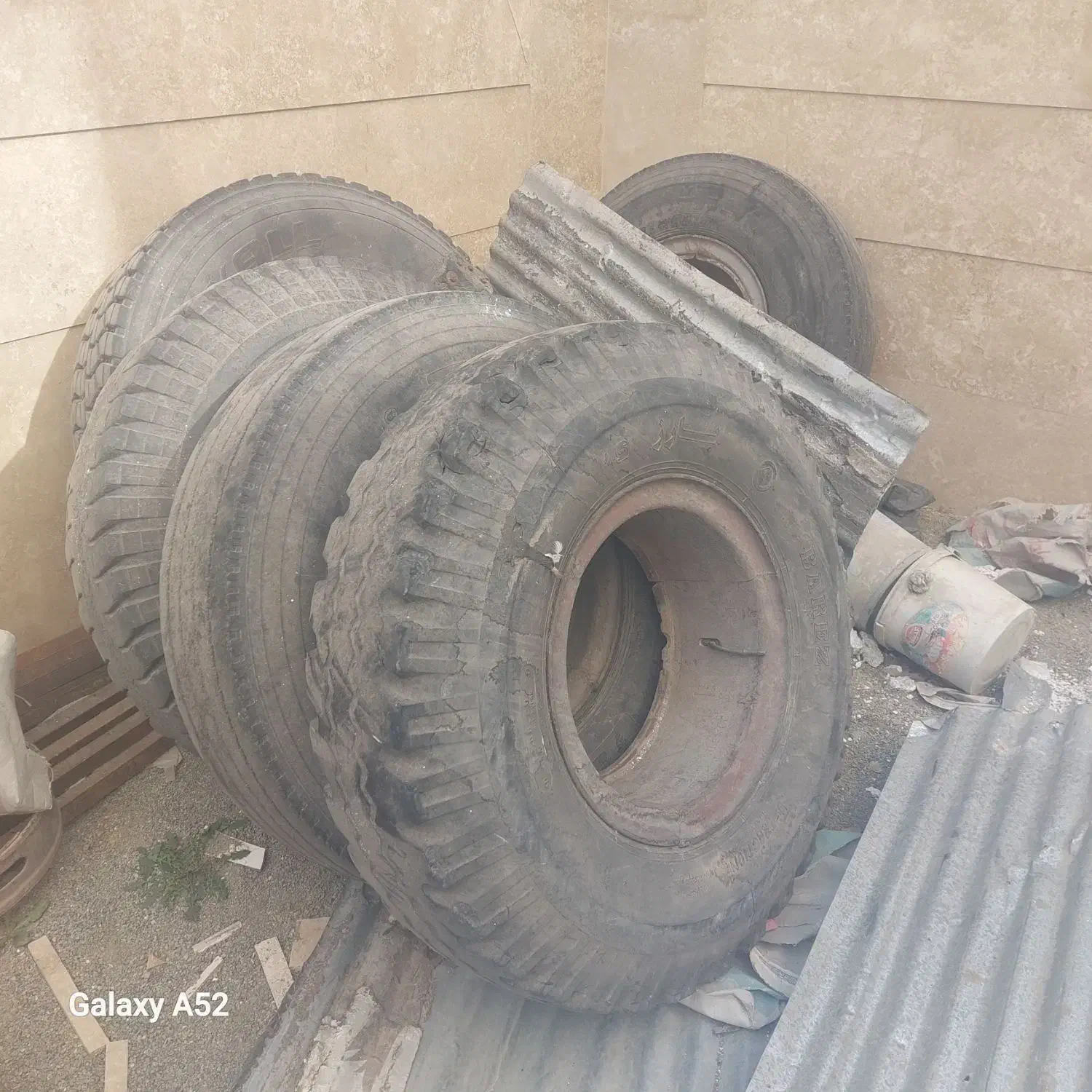 لاستیک سنگین 20*12|قطعات یدکی و لوازم جانبی|قروه, |دیوار