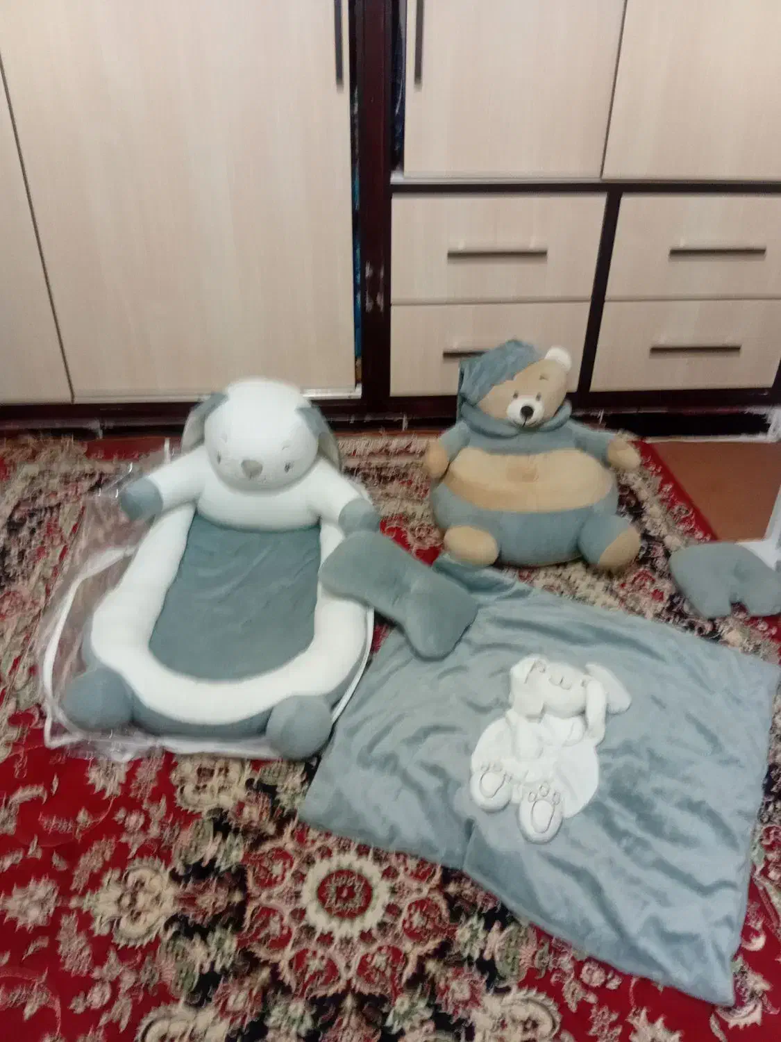 تشک و پتو وصندلی عروسکی کودک|تخت و صندلی بچه|قروه, |دیوار