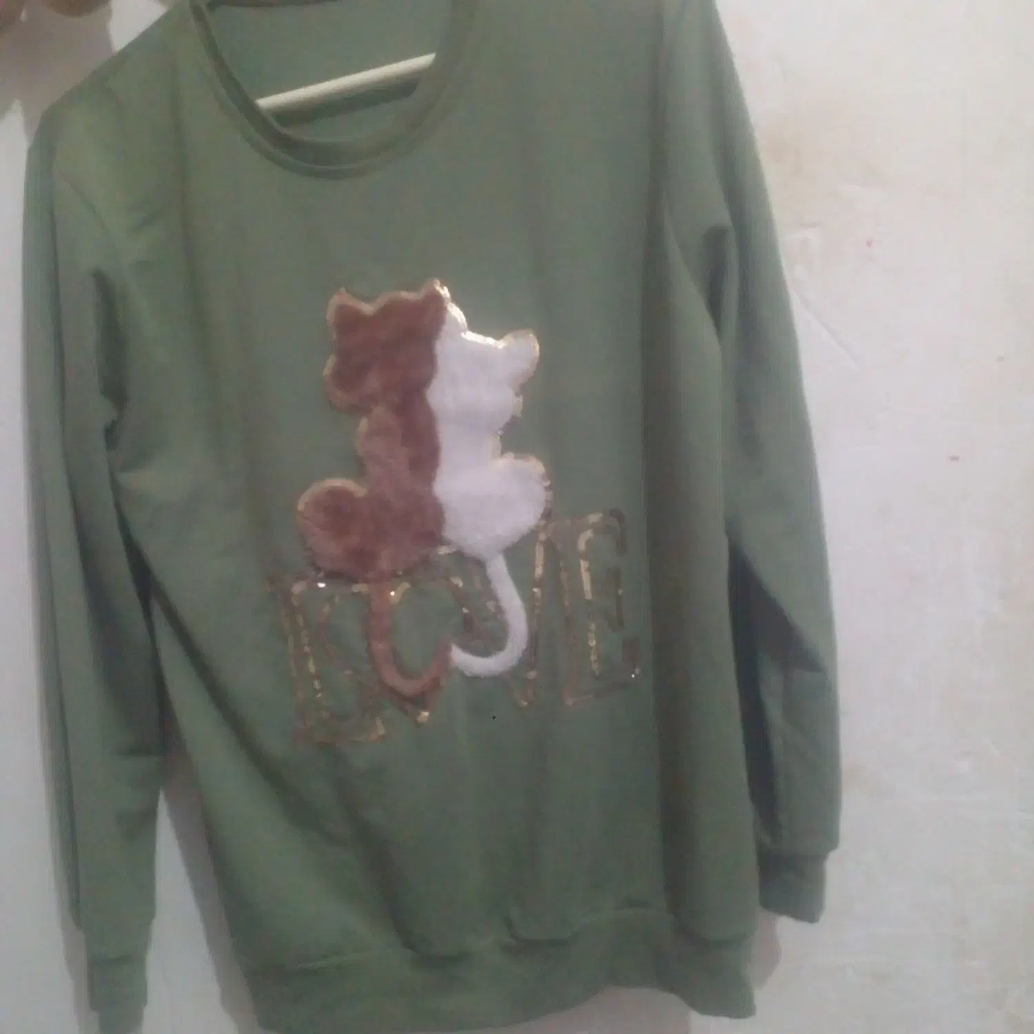 لباس در حد نو|لباس|جلین, |دیوار