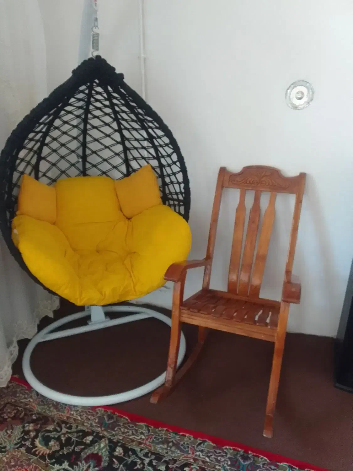 یک عدد تاب ریلکسی و صندلی مادر بزرگ|مبلمان خانگی و میز عسلی|ارومیه, |دیوار