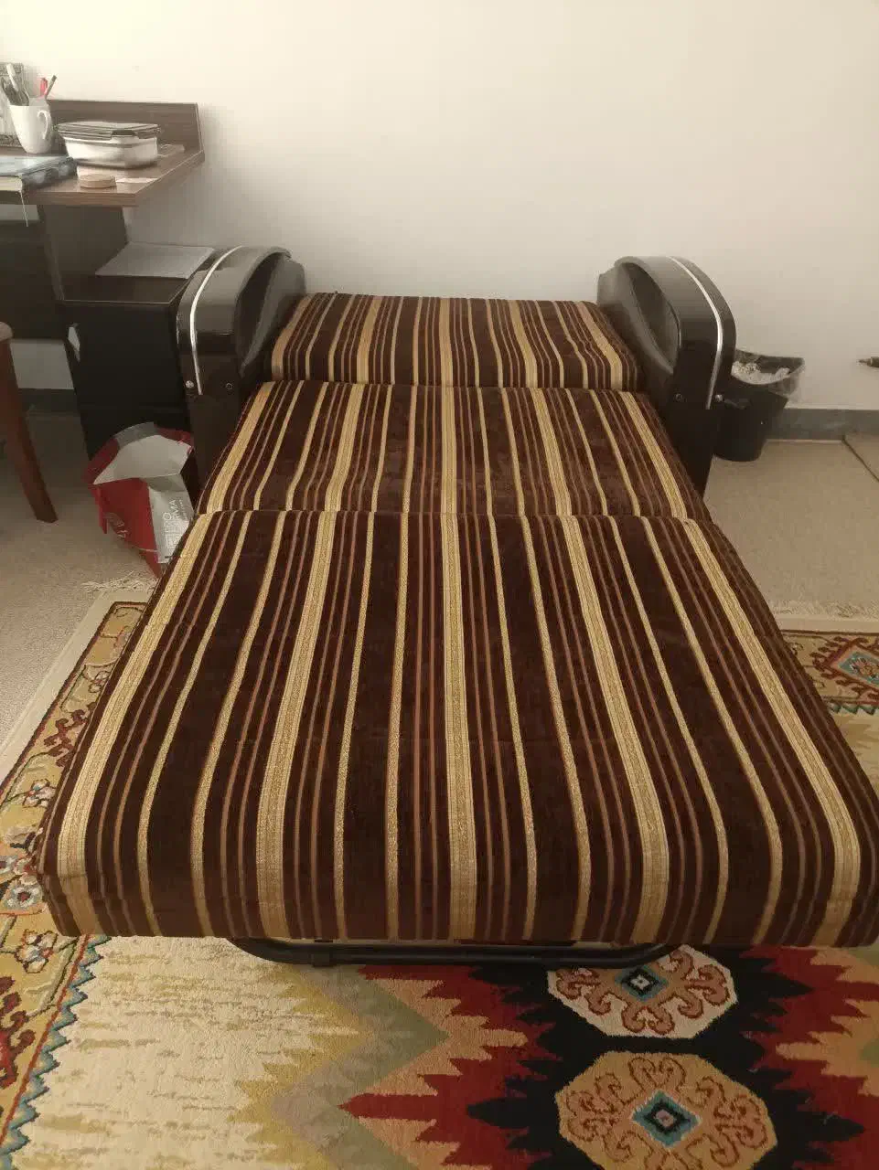 مبل تخت خواب شو|مبلمان خانگی و میز عسلی|ایوان, |دیوار