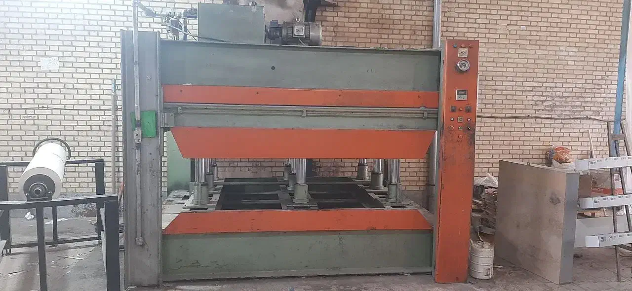 پرس گرم حرارتی درب نجاری روکش طبیعی ام دی اف لترون|ماشینآلات صنعتی|مشهد, چهاربرج|دیوار