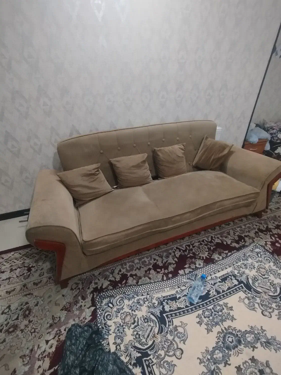 مبل ۷نفره|مبلمان خانگی و میز عسلی|گلبهار, شهر جدید گلبهار|دیوار