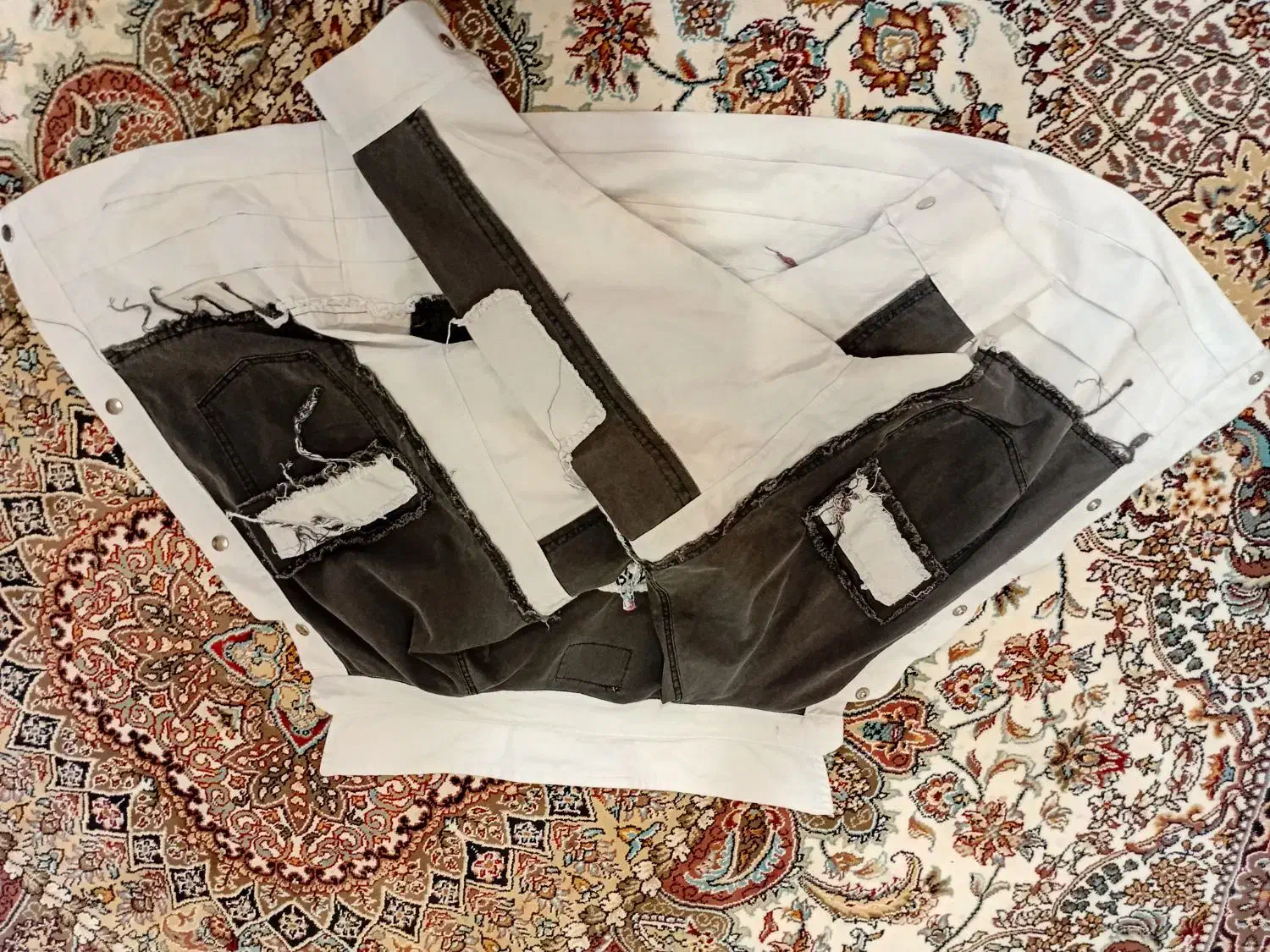 کت پاییزه|لباس|شاهین‌شهر, خانه کارگر|دیوار