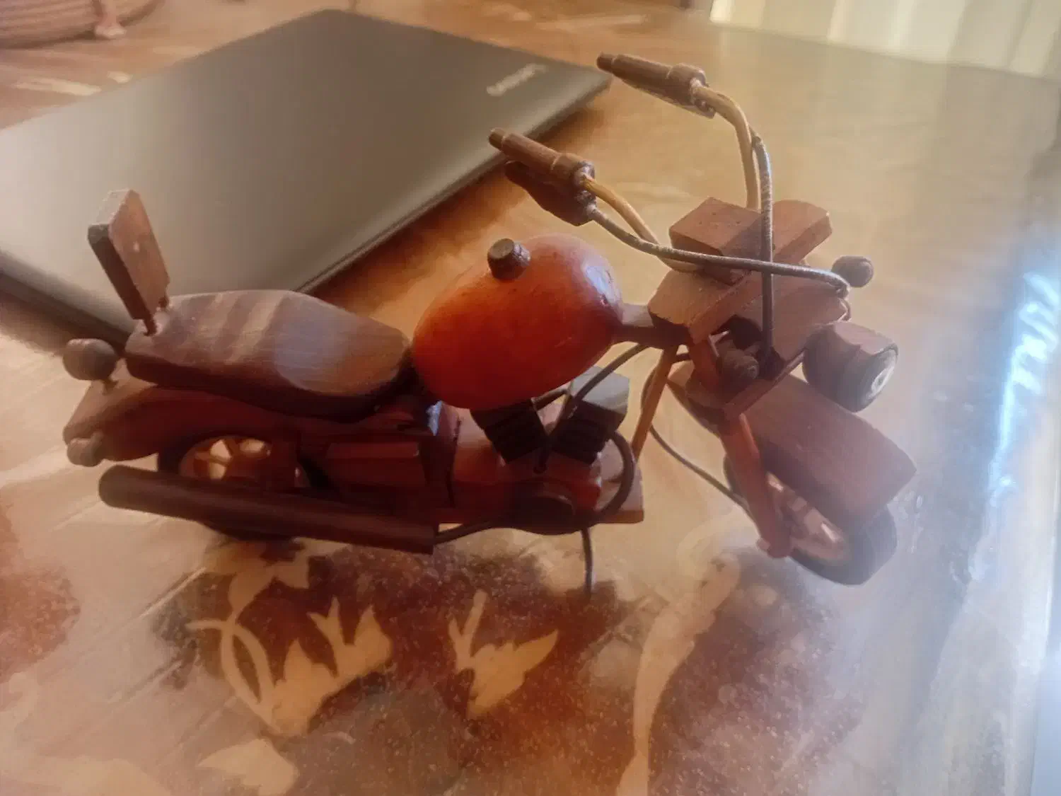 موتور تزئینی|مجسمه، تندیس، ماکت|صدرا-فارس, فاز ۱|دیوار