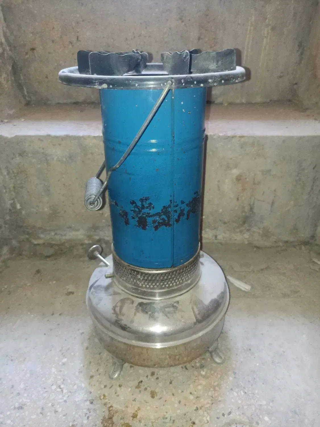 چراغ.|بخاری، هیتر، شومینه|همدان, |دیوار