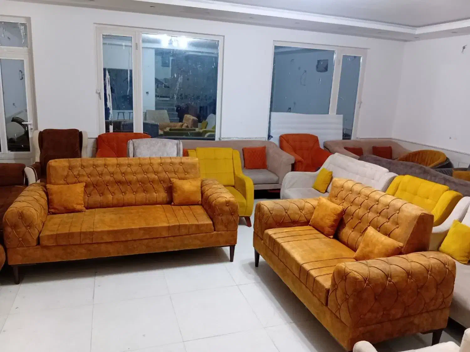 مبل راحتی چستر یونانی نقدو چک|مبلمان خانگی و میز عسلی|کاشان, شهرک صنعتی کویر|دیوار