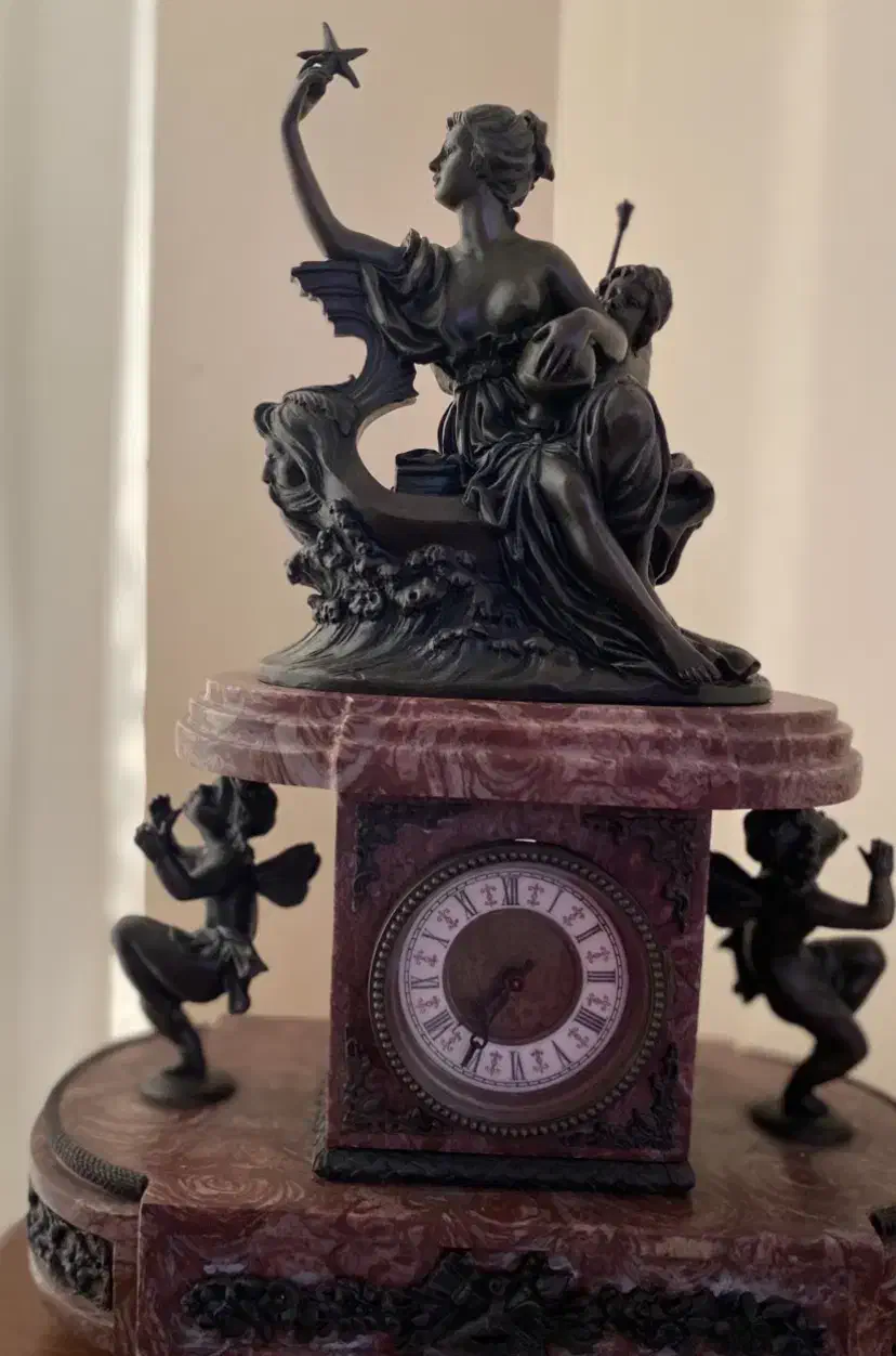 مجسمه وساعت برنز|کلکسیون اشیاء عتیقه|لاهیجان, شقایق|دیوار