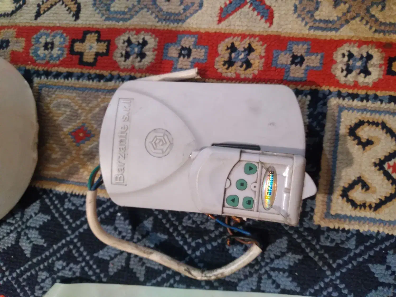 یک عدد دستگاه برق اظطراری|قطعات و لوازم جانبی رایانه|تهران, تسلیحات|دیوار