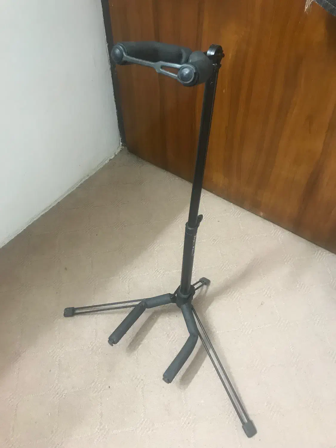 پایه گیتار|گیتار، بیس، امپلیفایر|لاهیجان, کاروانسرابر|دیوار