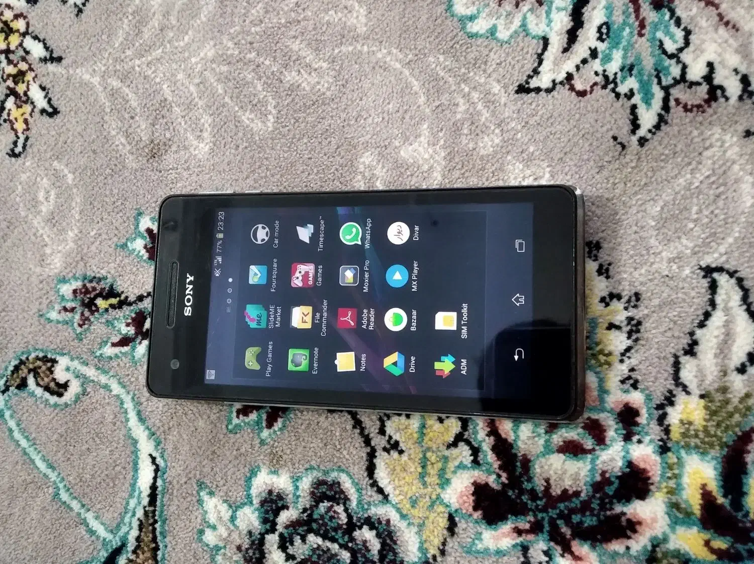 اکسپریا وی فورجی کلکسیونی سالم تمیز|موبایل|قم, شاه ابراهیم|دیوار