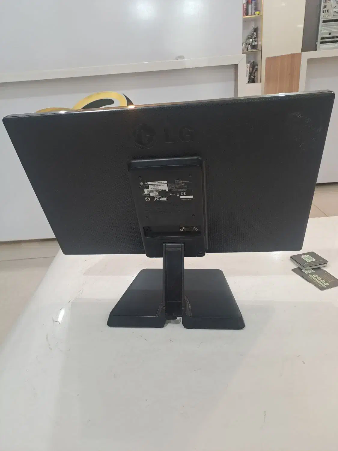 مانیتور ۱۹اینچ LG led flatron|قطعات و لوازم جانبی رایانه|شهرکرد, |دیوار