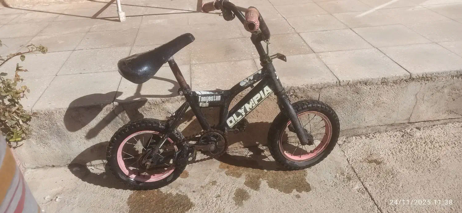 دوتا دوچرخه|دوچرخه، اسکیت، اسکوتر|سیلاخور, |دیوار