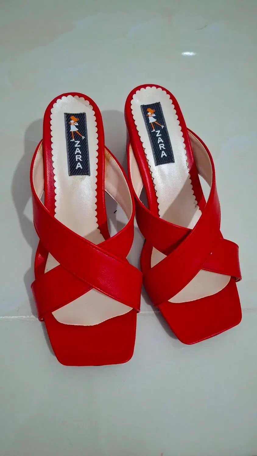 صندل نو|کیف، کفش، کمربند|مسجد سلیمان, |دیوار