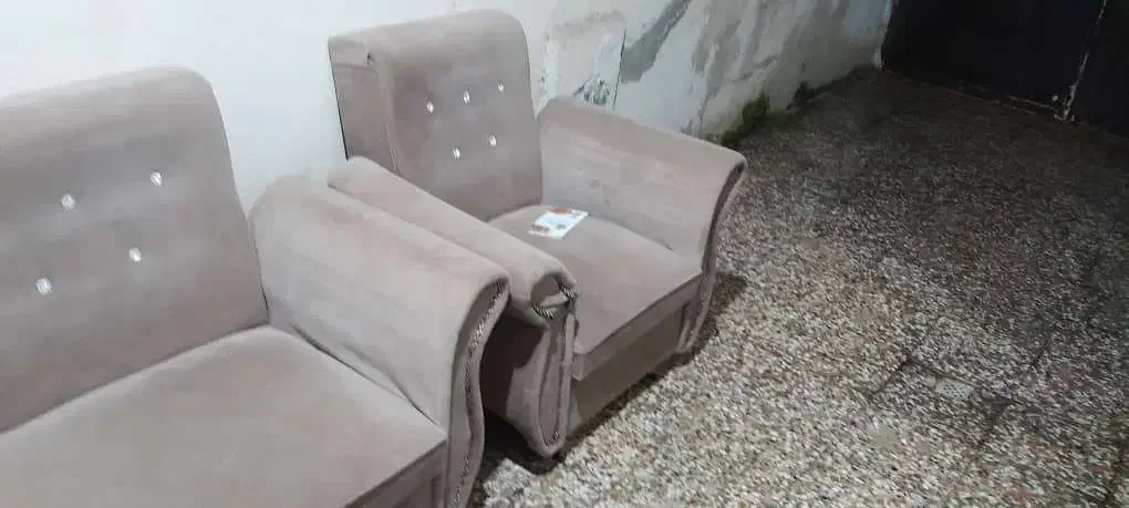 مبلدستدوم|مبلمان خانگی و میز عسلی|لاهیجان, کوی خزر|دیوار