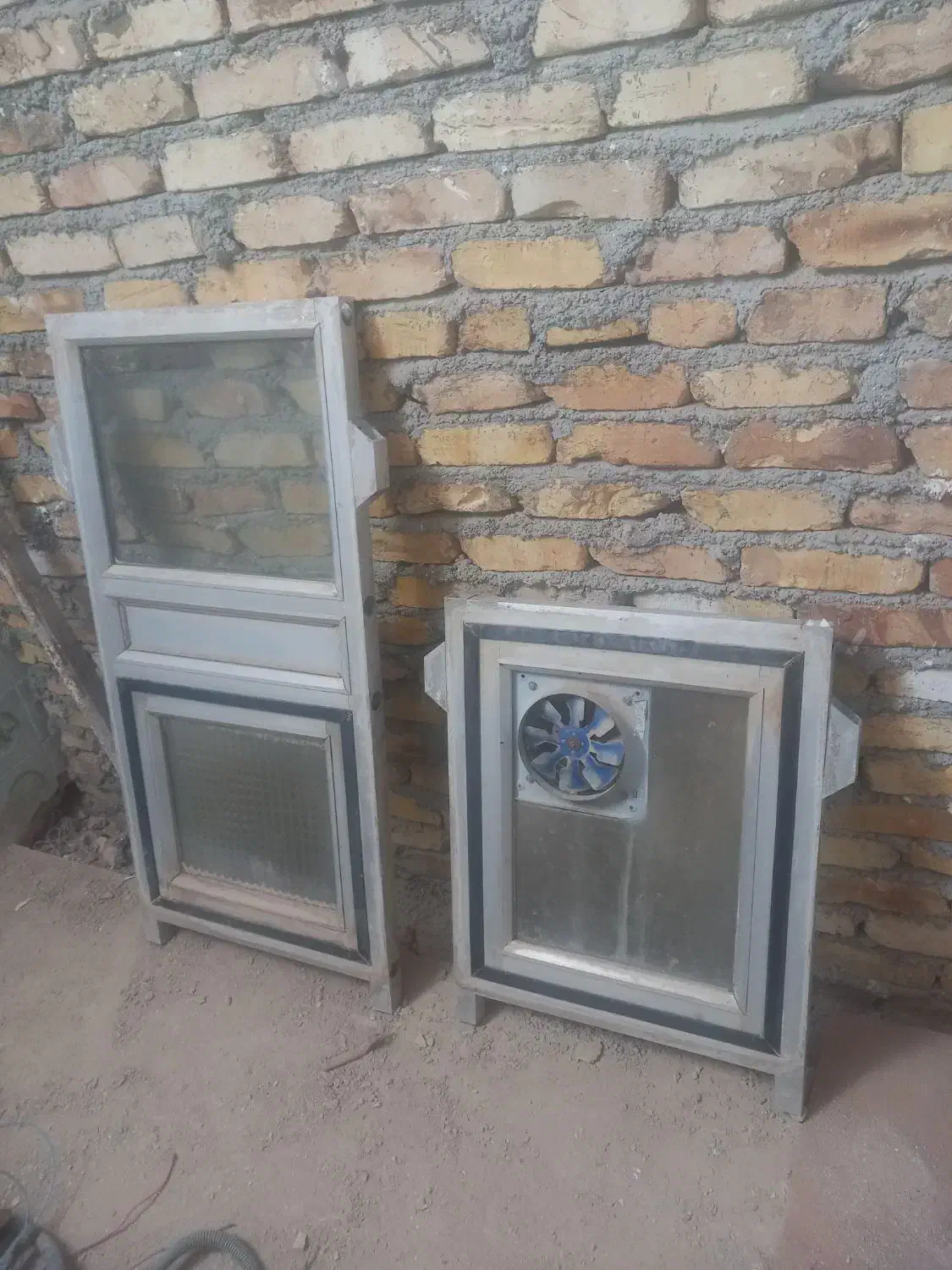 فروش پنجره آلمینیومی و آهنی|مصالح و تجهیزات ساختمان|مهریز, |دیوار