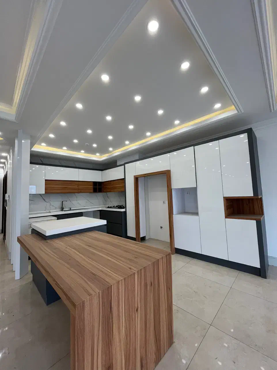 تک واحدی کلیدنخورده براصلی خیابان/ 180 متری|فروش آپارتمان|لاهیجان, شقایق|دیوار