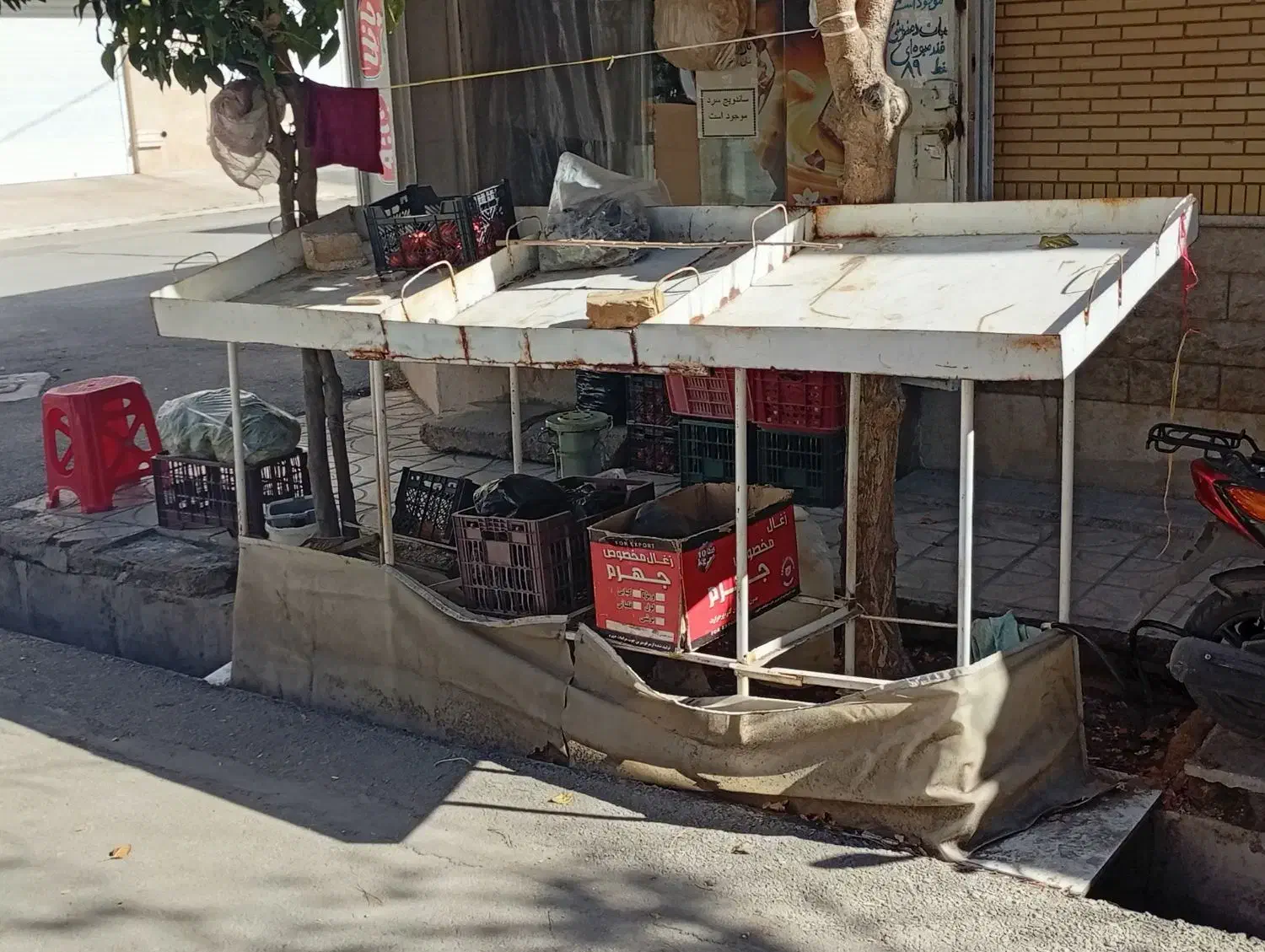 میز|میز و صندلی غذاخوری|شیراز, نصر|دیوار