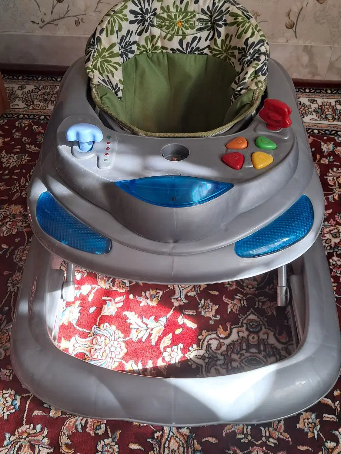 تعدادی وسایل کودک و نوزاد|اسباب و اثاث بچه|کاشان, درب اصفهان|دیوار