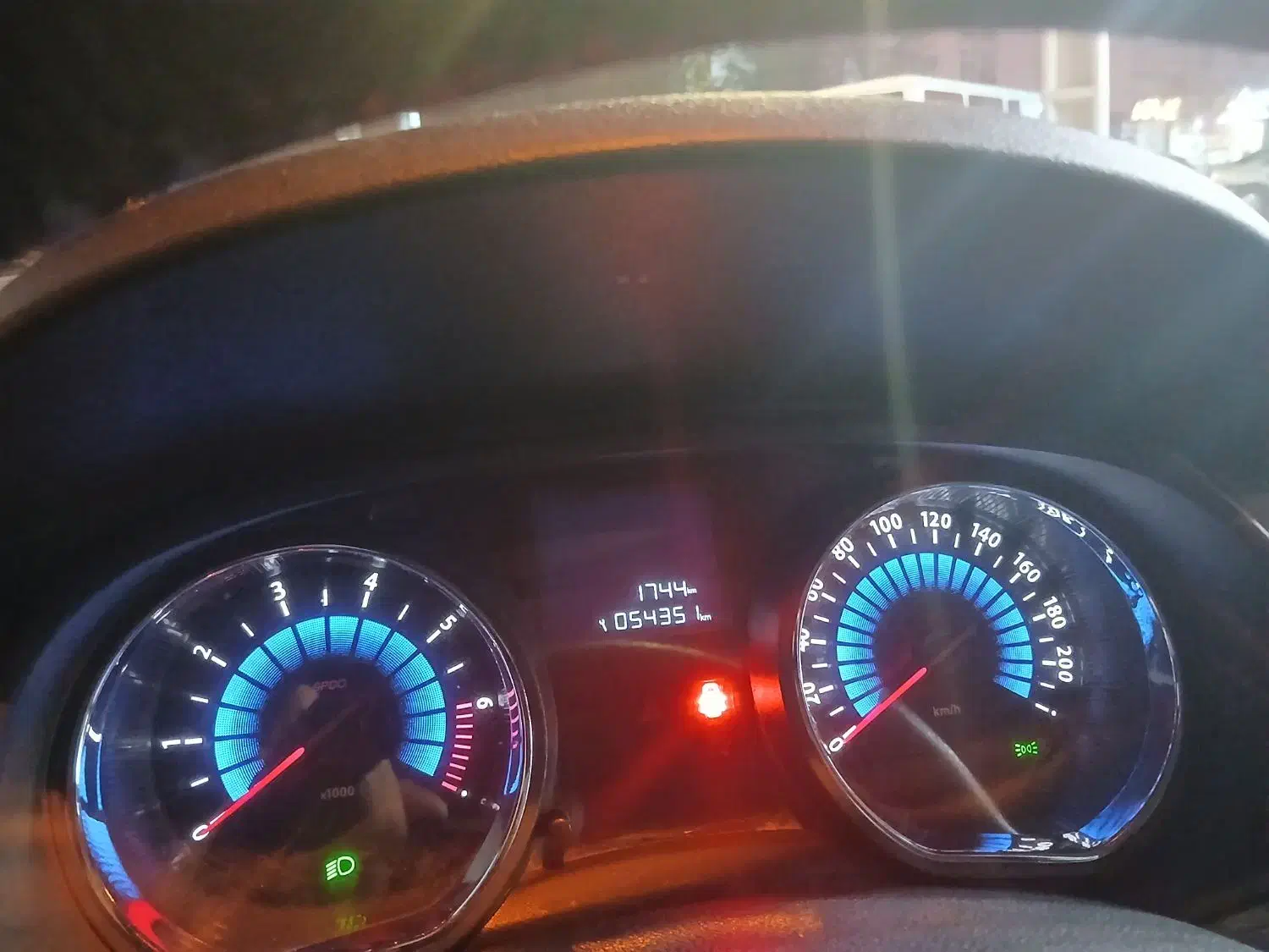 تارامدل ۱۴۰۲ کارکرد ۵۴ هزار بیرنگ وی ۲|خودرو سواری و وانت|الوند, |دیوار