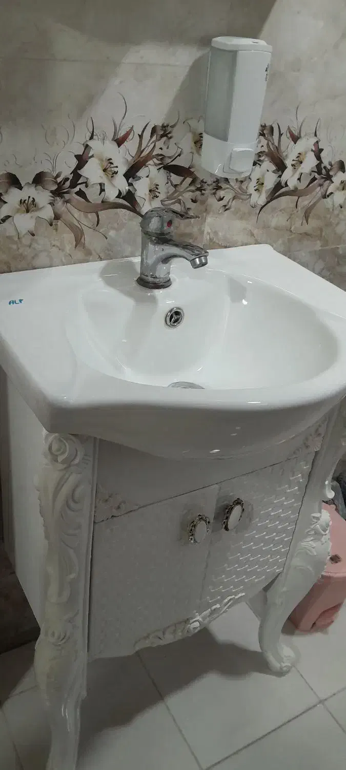 روشویی|لوازم سرویس بهداشتی|رشت, فلسطین|دیوار