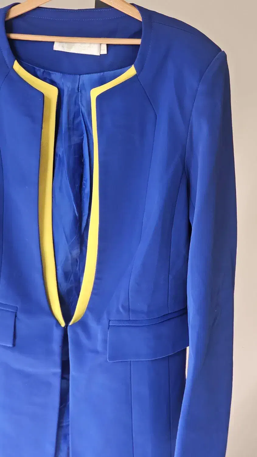 کتاب های آستردارشیک|لباس|فولادشهر, C3|دیوار