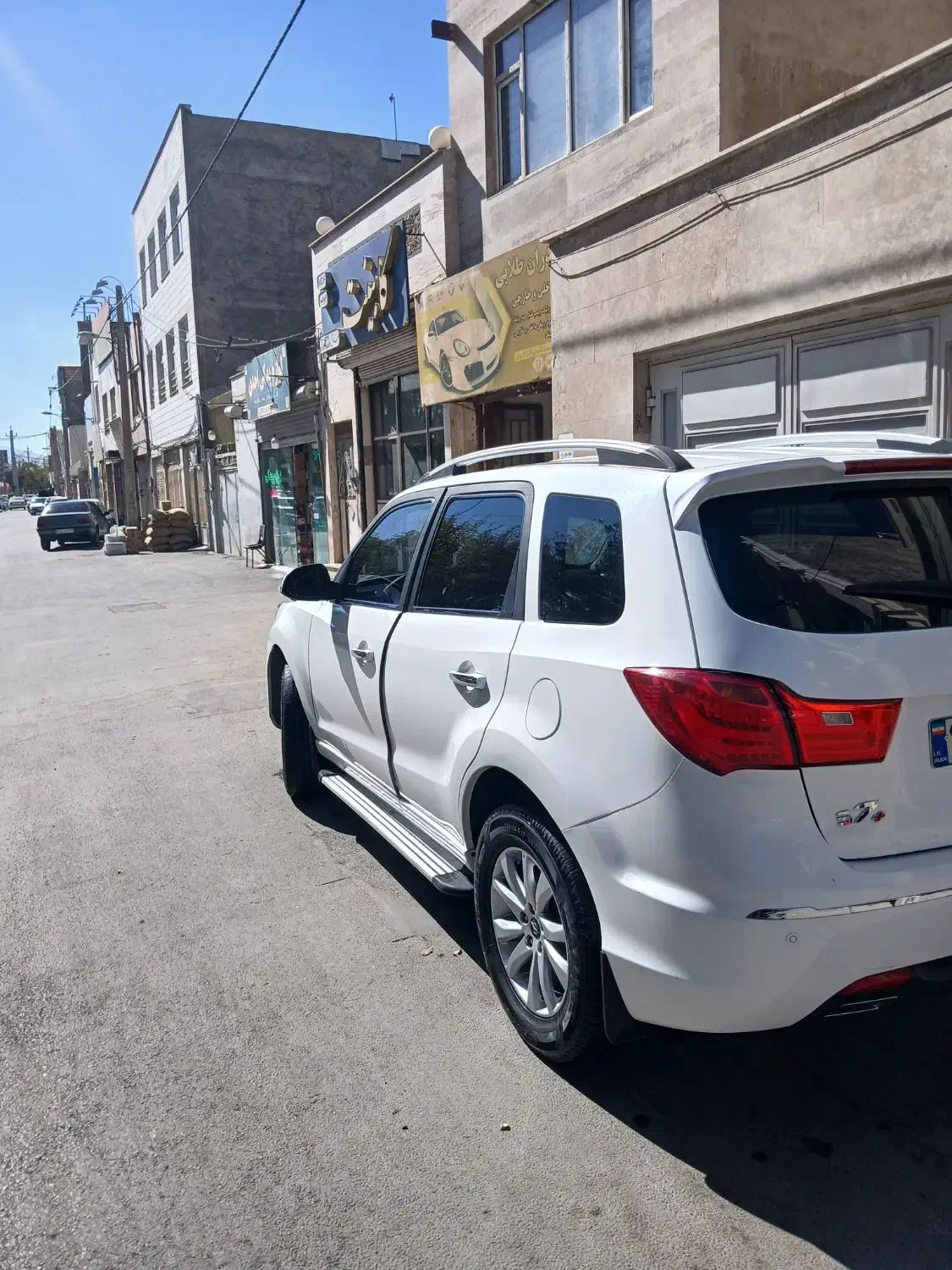 هایما ۴۰۲ بی رنگ درجه یک ۷۰.۰۰۰ کارکرد|خودرو سواری و وانت|اراک, |دیوار