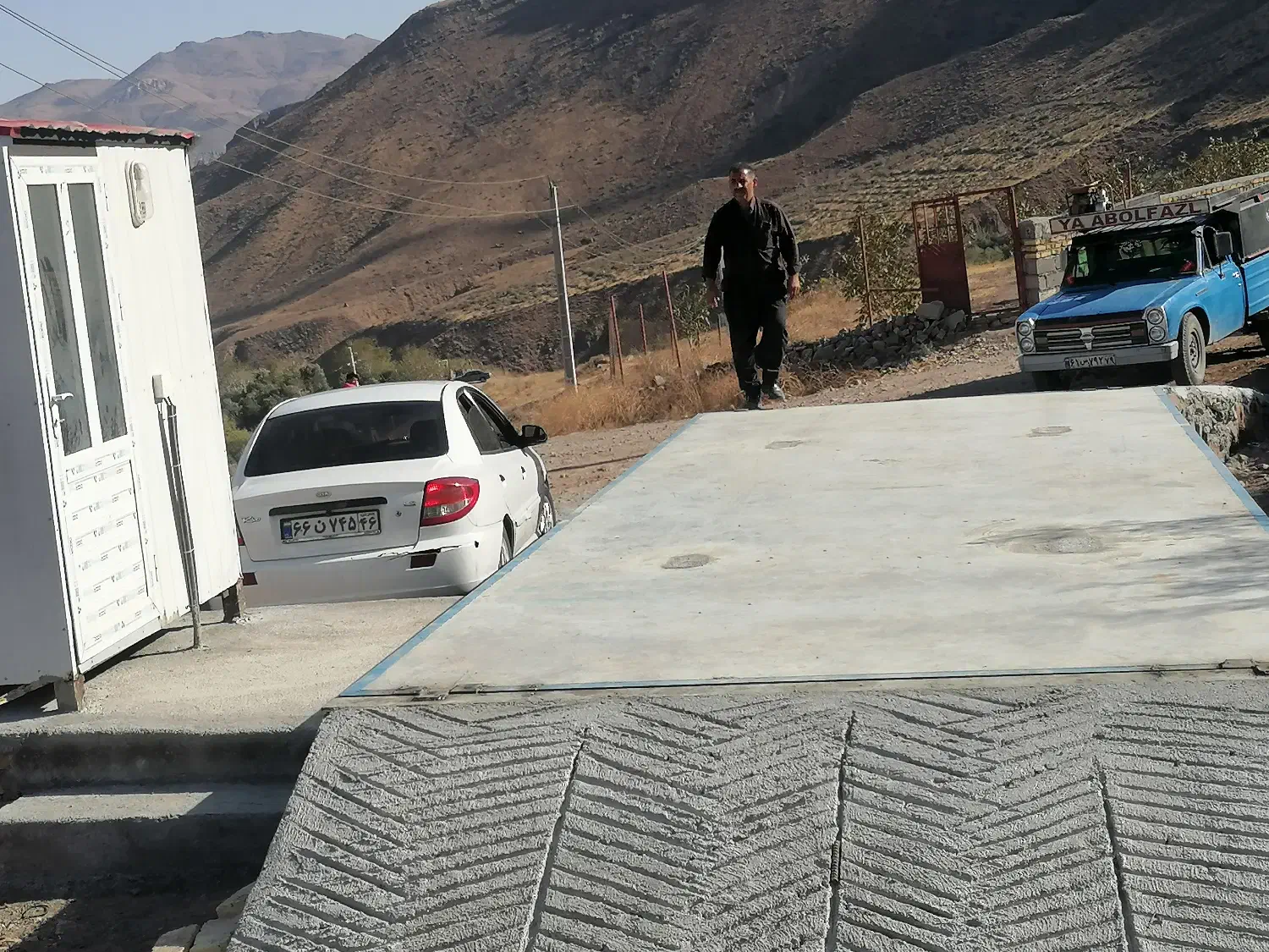 باسکول و ژنراتور|ماشین‌آلات صنعتی|گیلوان, |دیوار