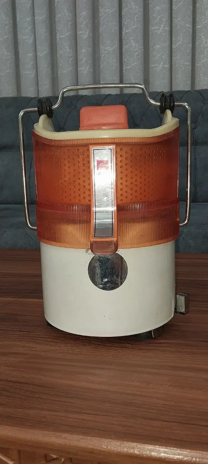 چرخ گوشت و ابمیوه گیری قدیمی و سالم|سایر لوازم برقی|تهران, خانی‌آباد|دیوار