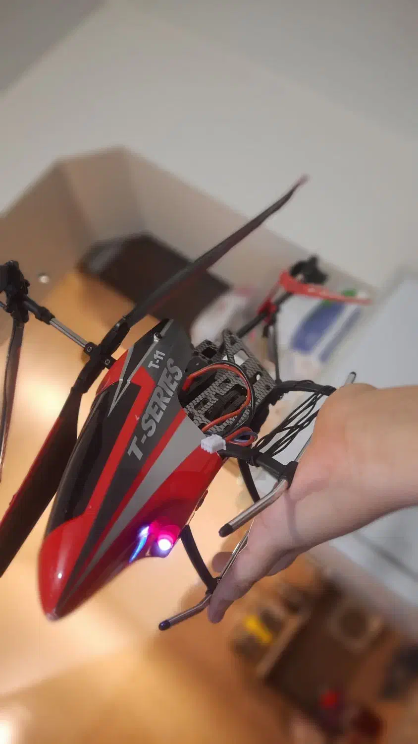 T11 بااوج پروازتا۱۰۰متربه بالا|کلکسیون و سرگرمی|تهران, زعفرانیه|دیوار