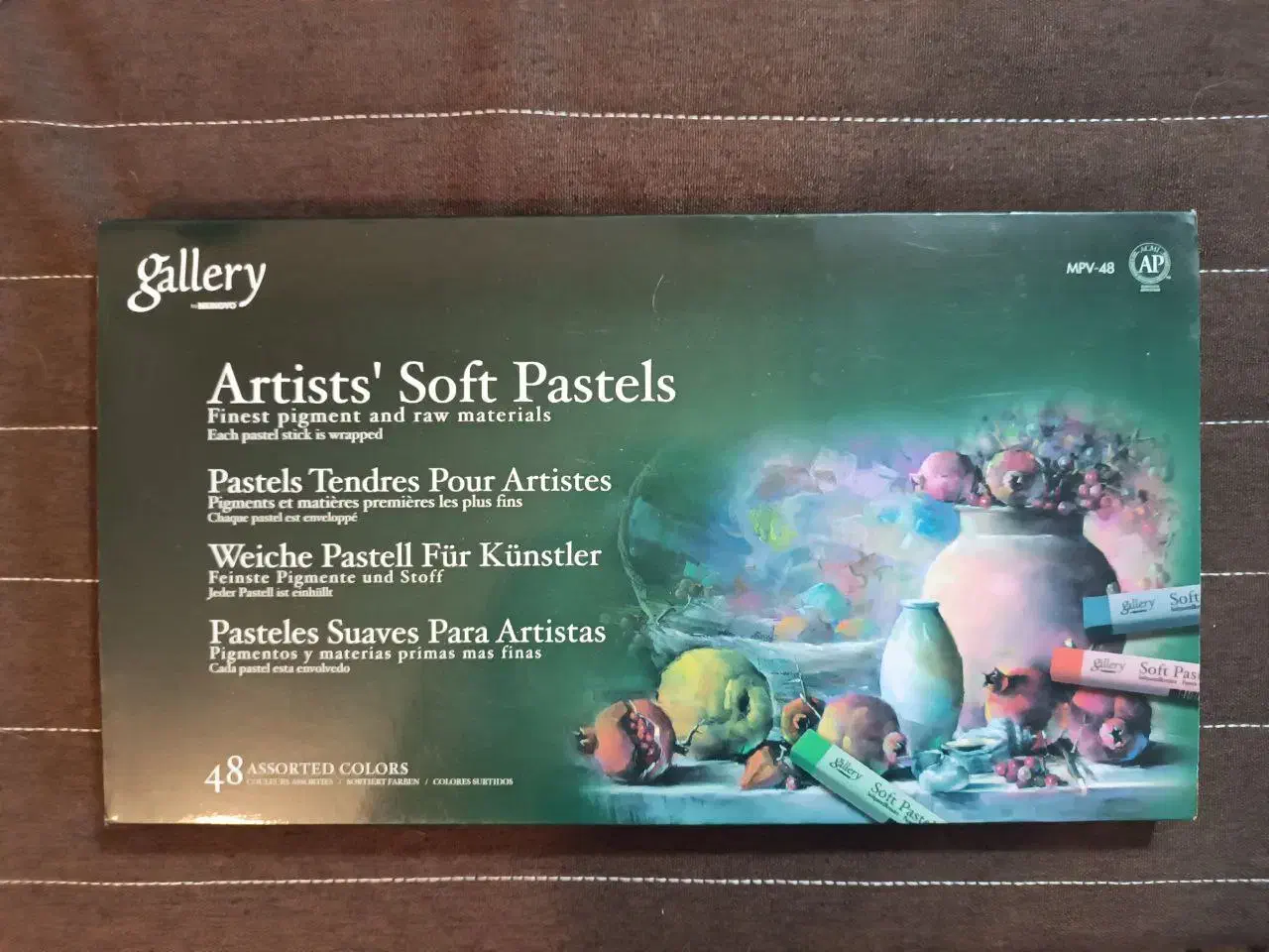 مداد رنگی ۶۰ رنگ و پاستل گچی ۴۸ رنگ نو + هدیه|لوازم التحریر|بهشهر, |دیوار