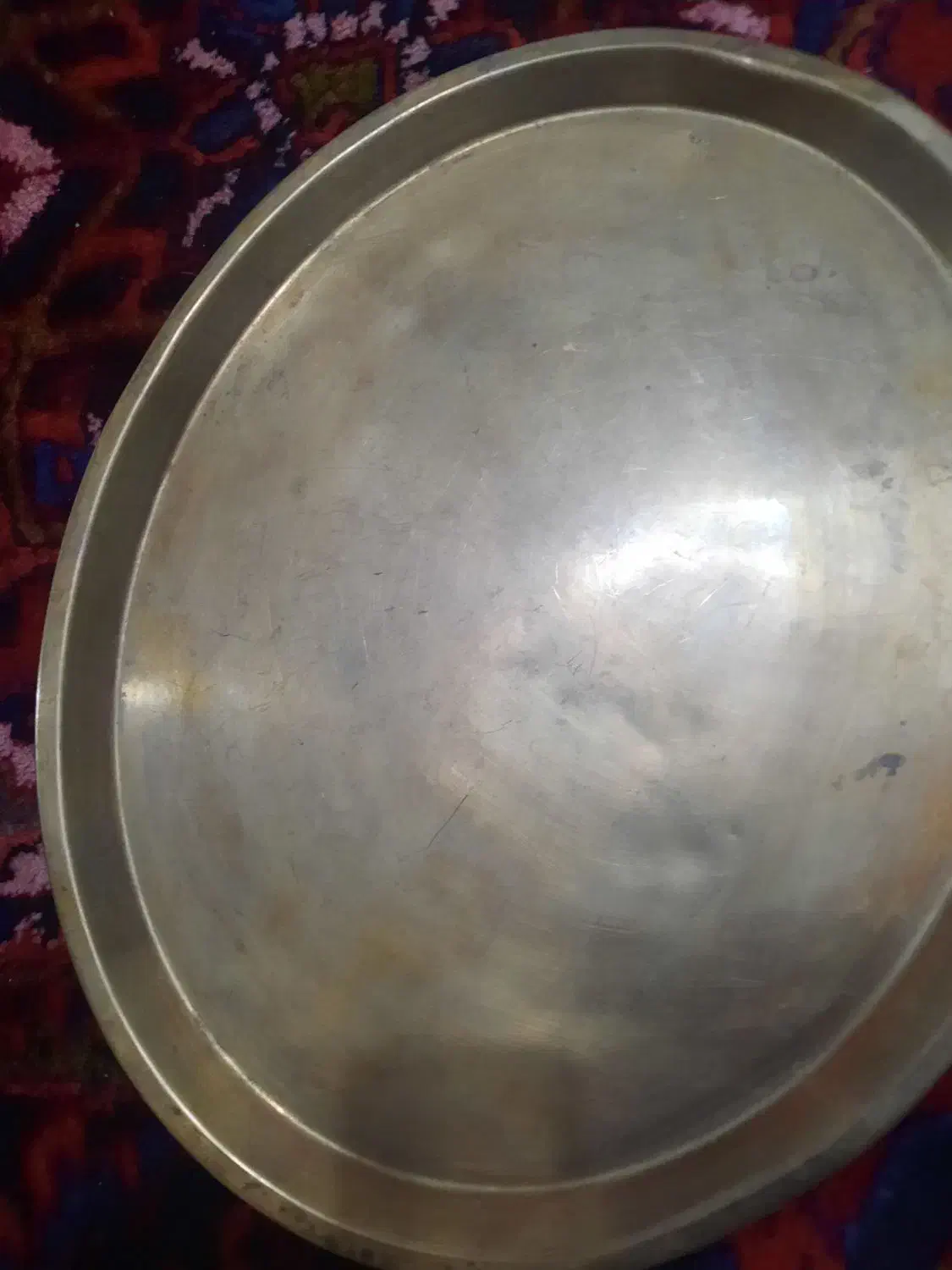 سینیی قدیمی و ۲عدد لیوان وشو عتیقه|کلکسیون اشیاء عتیقه|تبریز, |دیوار