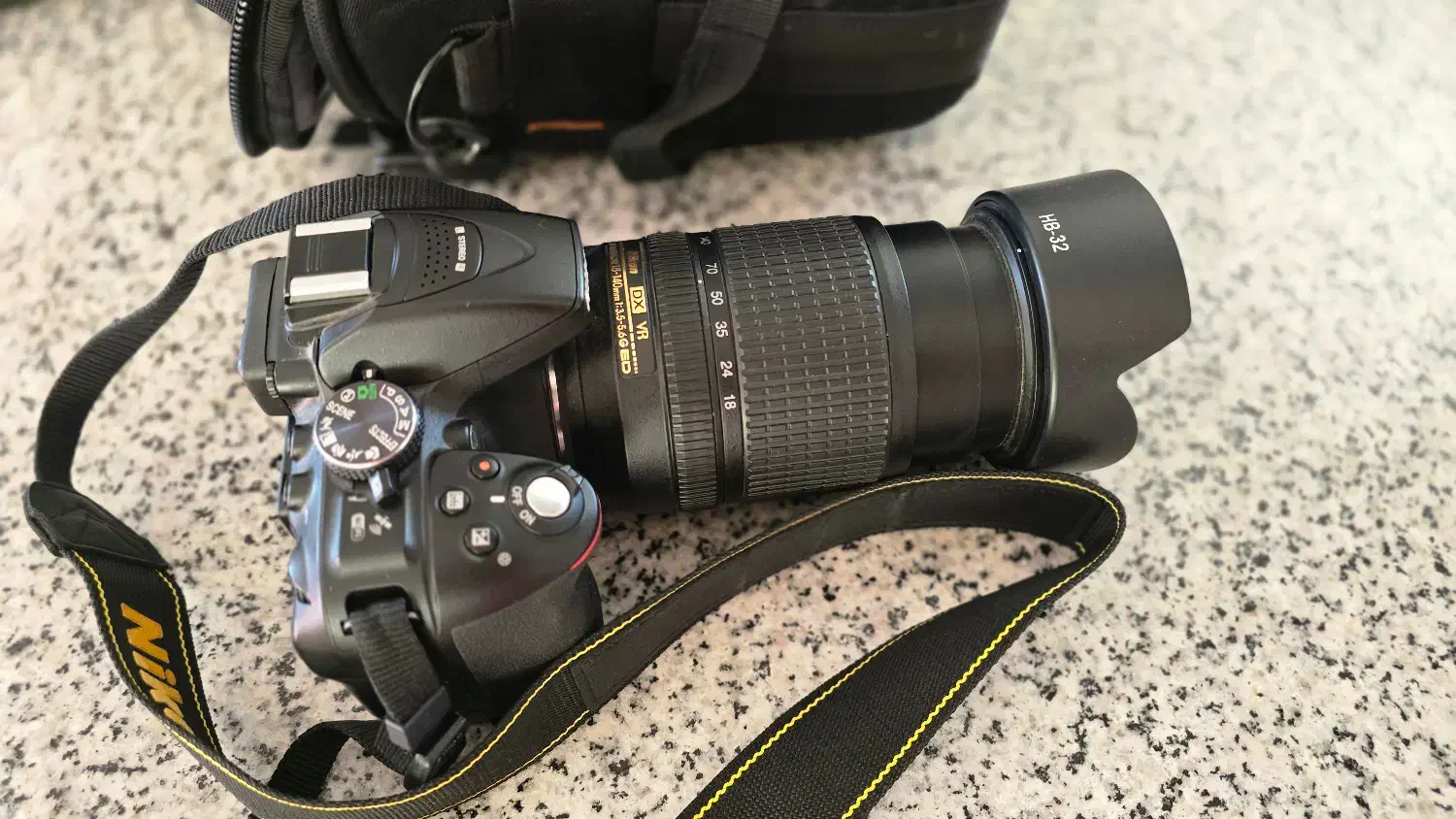 دوربین Nikon D5300 به همراه لنز 140-18 میلی مترVR|دوربین عکاسی و فیلم‌برداری|شیراز, سیاه سنگ|دیوار