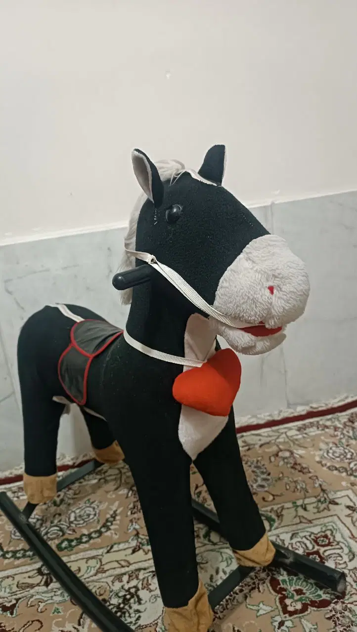 اسب چوبی|اسباب‌بازی بچه|جهرم, |دیوار