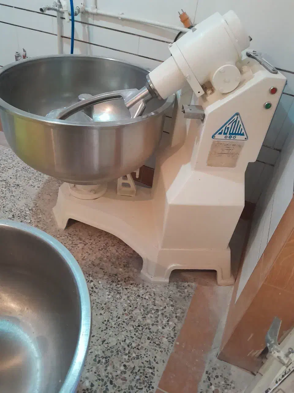 تنوردوار۲۲۰ و خمیرگیر۸کیلویی و ۱۲۰کیلویی سپه کار|ماشین‌آلات صنعتی|فارسان, |دیوار