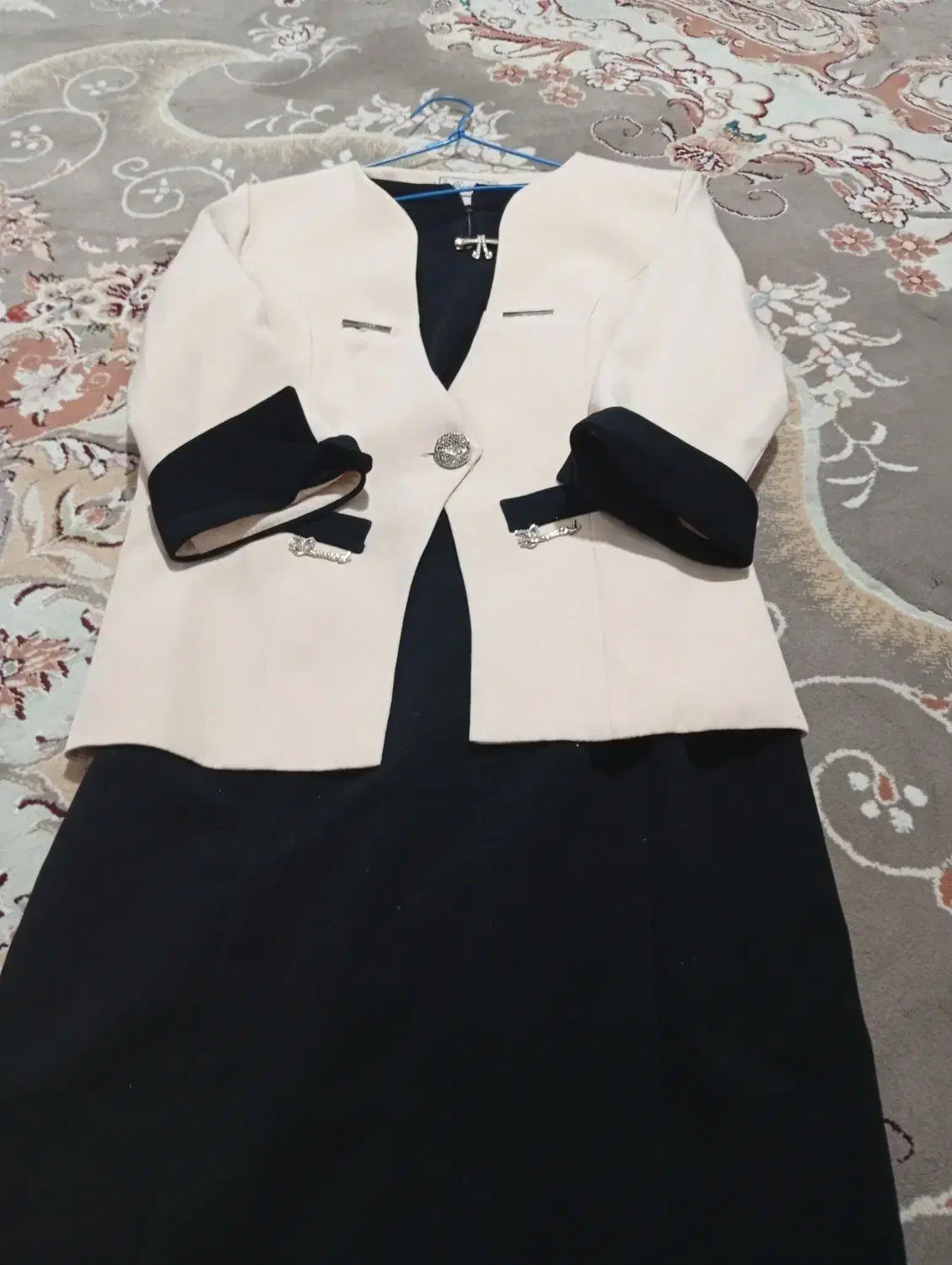 تعدادی لباس زنانه باقیمت مناسب به فروش میرسد|لباس|ابهر, |دیوار