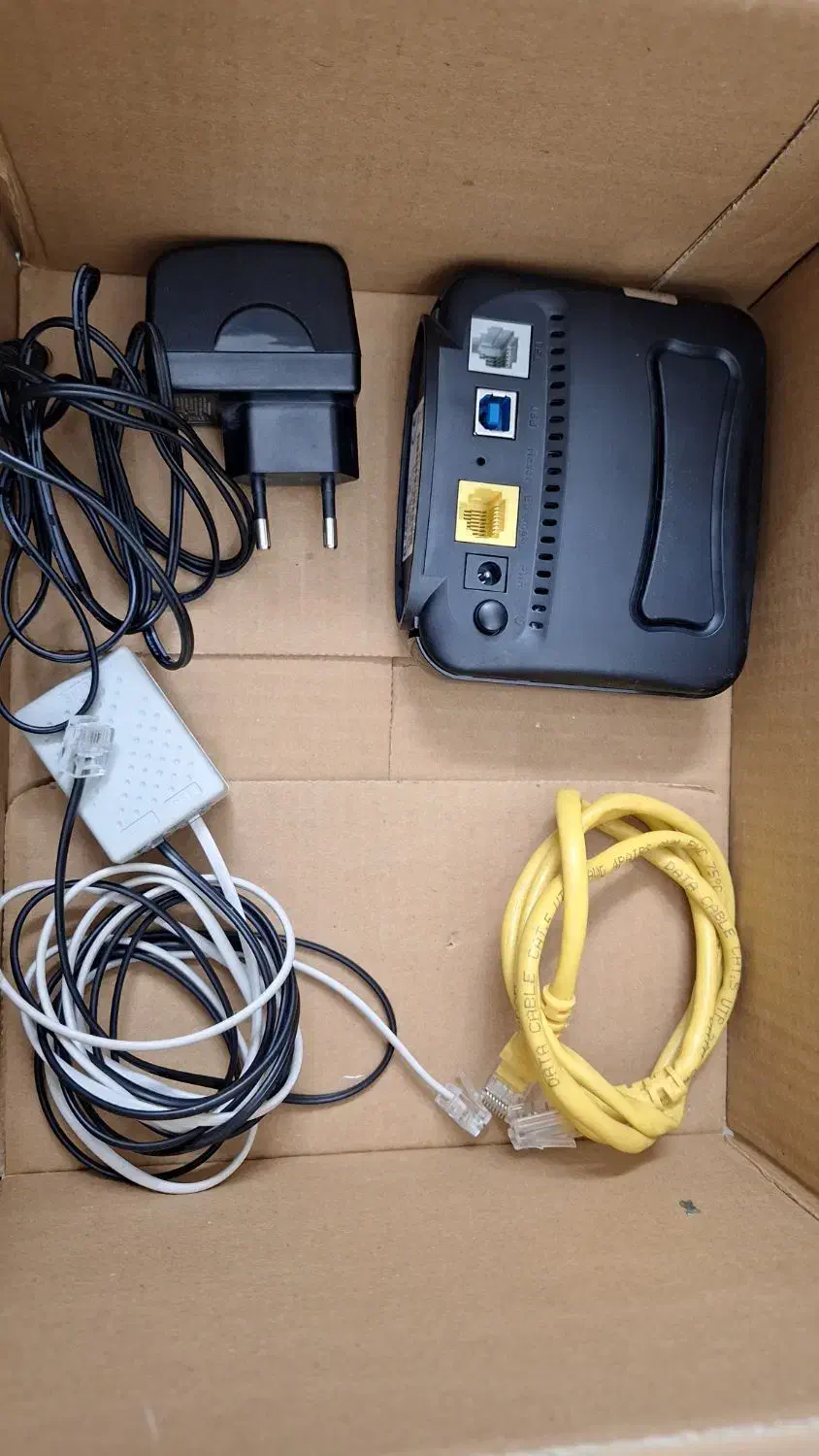 مودم باسیم دیلینک|مودم و تجهیزات شبکه|یزد, |دیوار