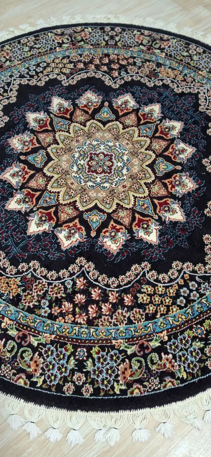 قالیچه گرد و گلیم|فرش|مشهد, شهید آوینی|دیوار