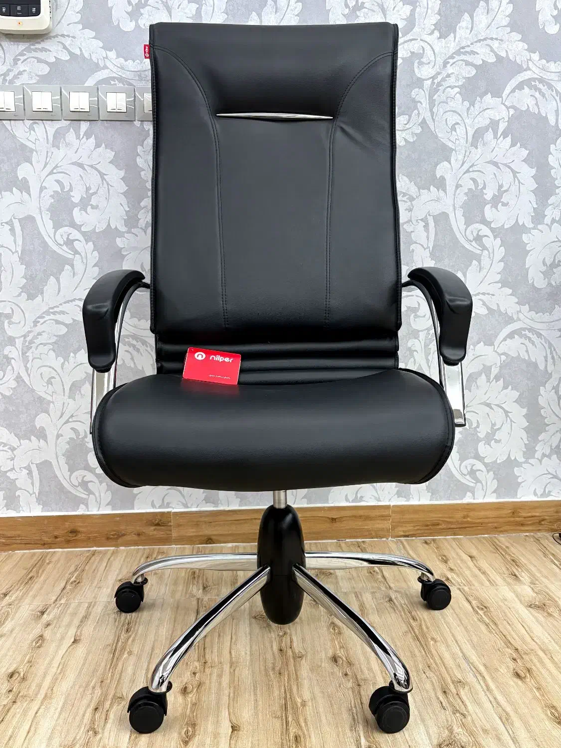 صندلی مدیریتی مارک نیلپر کد ۹۰۹ نو و استفاده نشده|دفتر کار|کرمانشاه, |دیوار