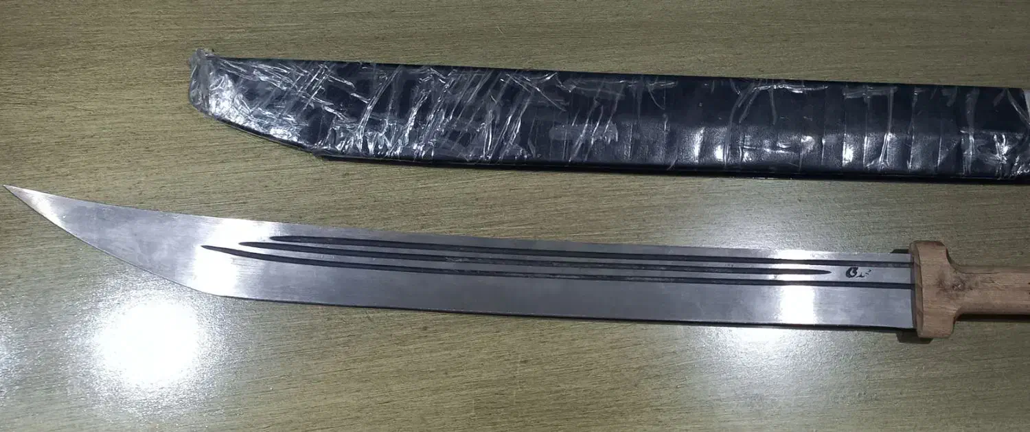 شمشیر|کلکسیون اشیاء عتیقه|ایلام, |دیوار