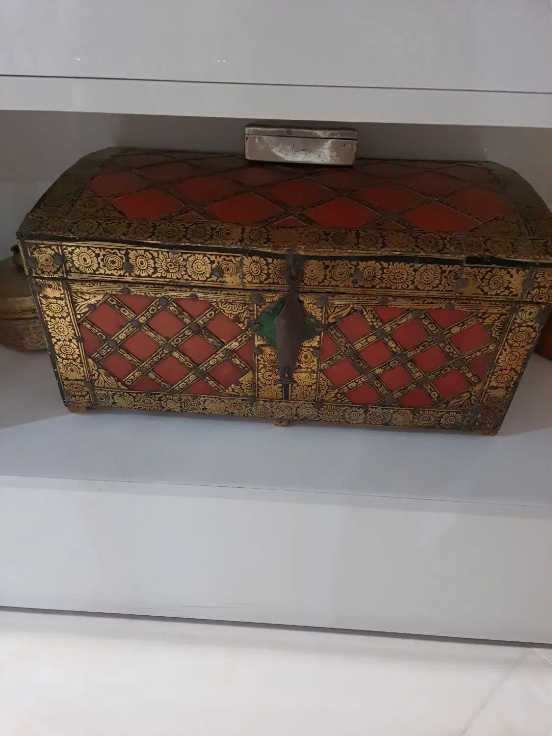 صندوقچه قدیمی|کلکسیون اشیاء عتیقه|بیرجند, |دیوار