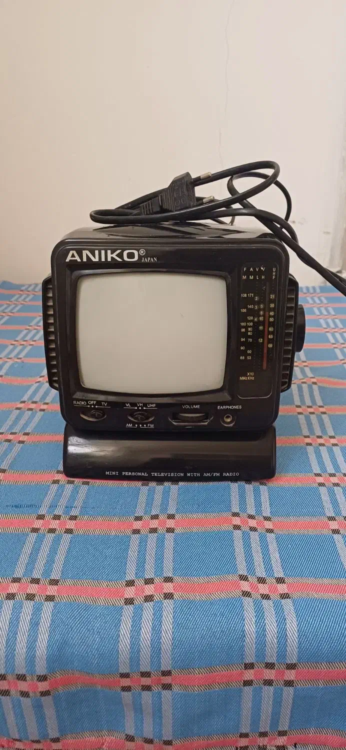 تلویزیون نوستالوژی|تلویزیون و پروژکتور|دورود, |دیوار