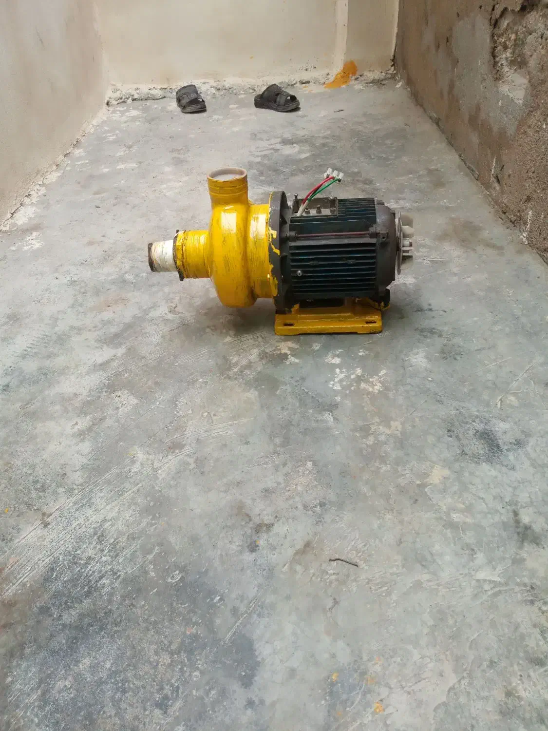 پمپ اب ۳فاز|ابزارآلات|کنارک, |دیوار