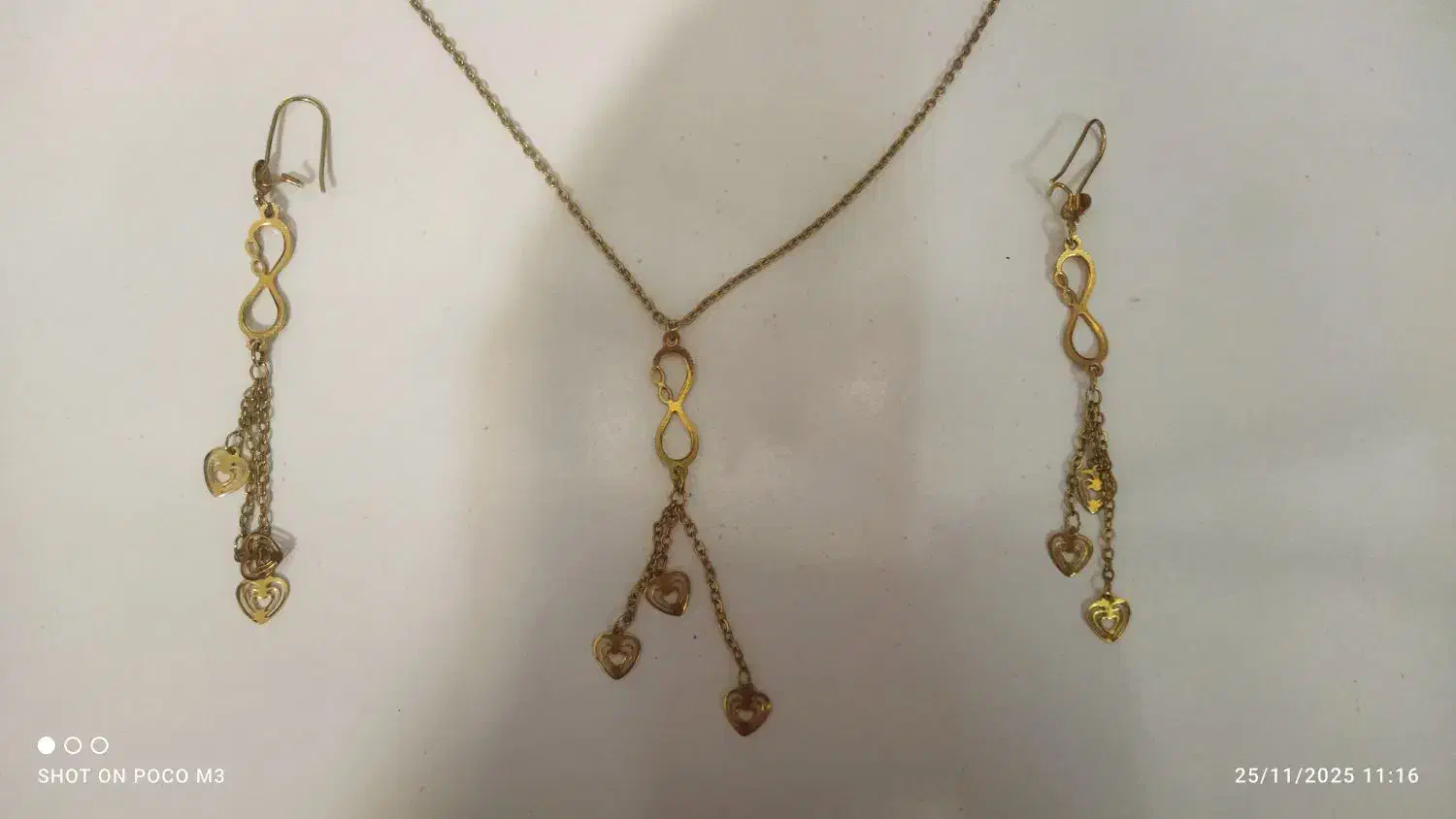 نیم ست و دستبند|بدلیجات|یزد, |دیوار