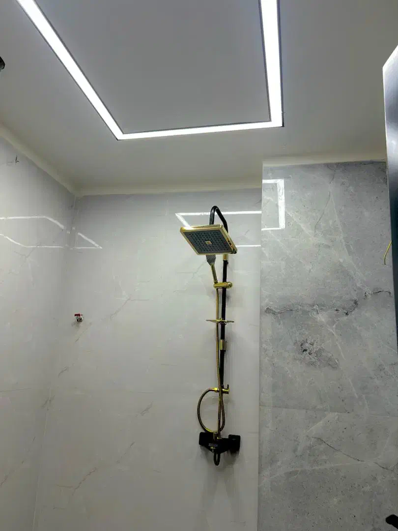 واحد۲۰۰متری فلت مناسب باشگاه،انبار،کارگاه،آموزشگاه|اجارهٔ دفتر کار، اتاق اداری، مطب|تهران, صادقیه|دیوار